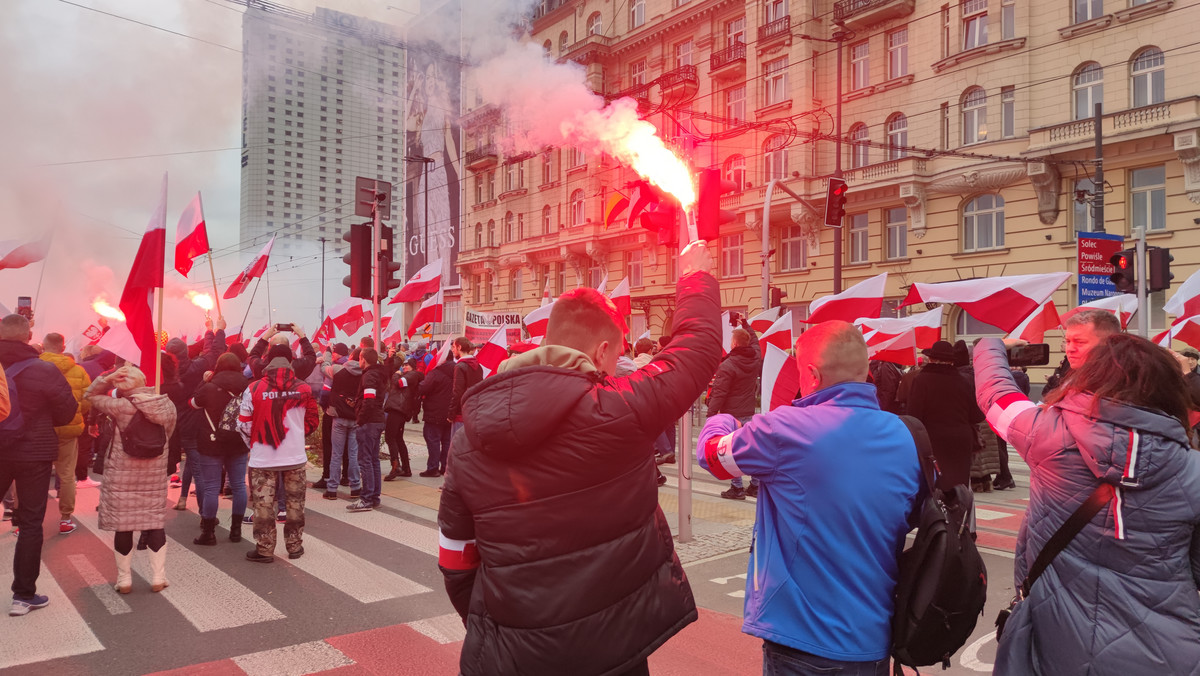 Pierwszy raz wybrałam się na Marsz Niepodległości. "Jest jak przed bitwą"