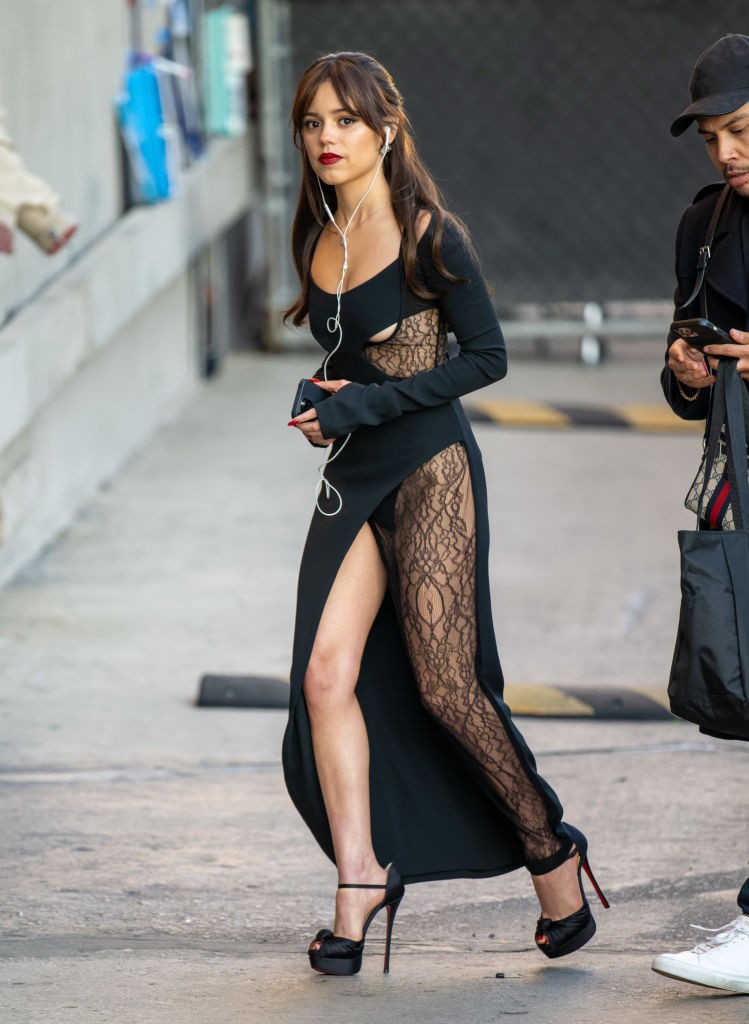 Wednesday vagy Jenna Ortega? Ez történik, amikor a karakter stílusjegyei találkoznak a színésznőével