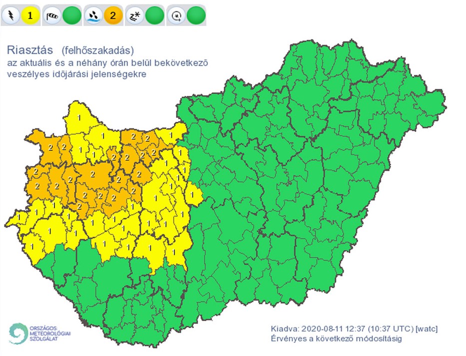 Felhőszakadás miatt másodfokú riasztást is kiadtak / Fotó: OMSZ