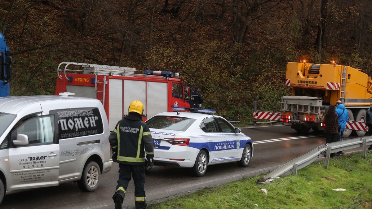 Izvlačenje auta u kojem je bila nestala Ana Radović