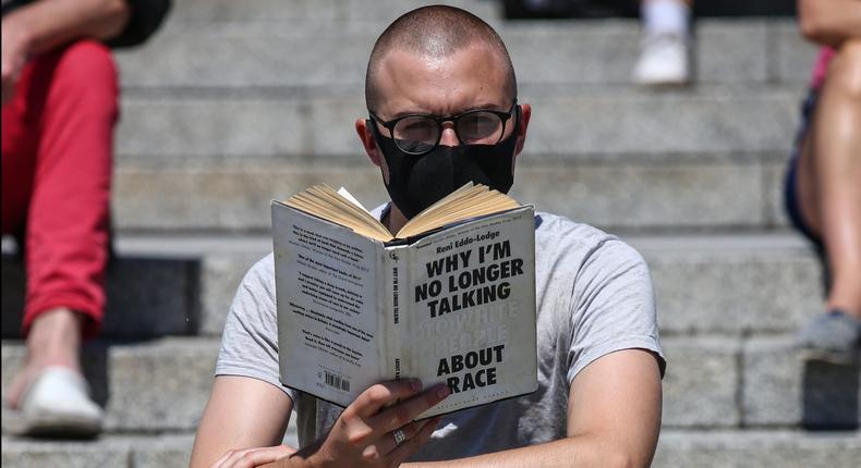 protestor reading george floyd