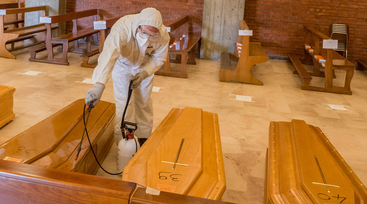 Spanyolországban ismét napi kilencszáz felett a halálos áldozatok száma/Fotó: Northfoto