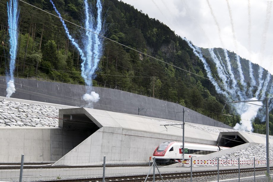 Tunel ma ponad 57 kilometrów długości