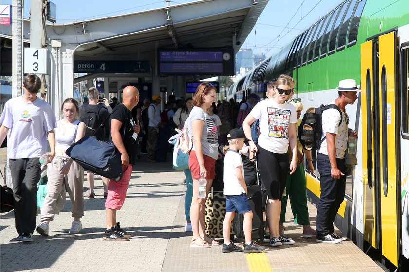 W pierwszym "Słonecznym" nie było tak kultowego juz w opowieściach o tej linni tłoku