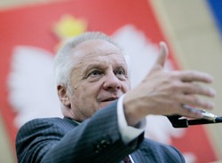 Niesiołowski prosił Kaczyńskiego o przyjęcie do PiS? Jest riposta