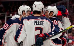 Liga NHL. Wygrane Blue Jackets i Penguins, Tarasow obronił 47 strzałów
