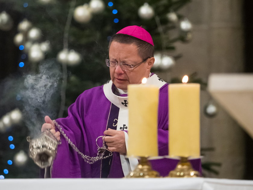 Arcybiskup Łodzi modlił się za duszę Pawła Adamowicza