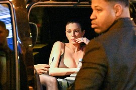 Supruga Kanje Vesta PRE NJEGA JE IZGLEDALA POTPUNO DRUGAČIJE: Ljudi se zaprepaste kada vide njene slike pre nego što je NATERANA NA GOLOTINJU