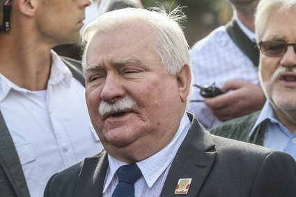 Lech Wałęsa zrzekł się nagrody Człowieka Roku 2004