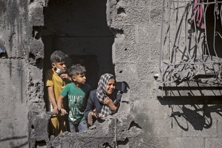 Premier pod nadzorem