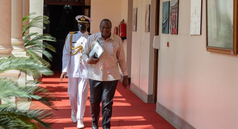 President Uhuru Kenyatta, DP Ruto meet eye to eye in 1st Cabinet meeting in 1 year [Photos]