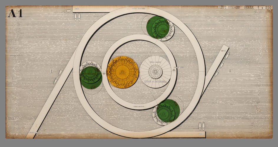 Hubert Koleśnik, Włodzimierz Karczmarczyk, Jerzy Łoziński, Krzysztof Moldzyński, Janusz Stępkowski, Igor Sawośko  Projekt filii Muzeum Narodowego na Zalewie Zegrzyńskim, wersja A, 1971 kolaż, druk. tusz, papier na sklejce, 50 × 100 cm,  Muzeum Narodowe w Warszawie