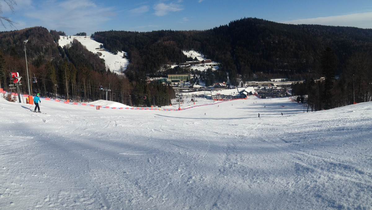 Jaworzyna Krunicka zaprasza dziś na pierwsze szusy w największym w Polsce snowparku. W Krynistler Snowpark czeka ponad 1000 m trasy, 5 skoczni i 17 przeszkód jibowych.