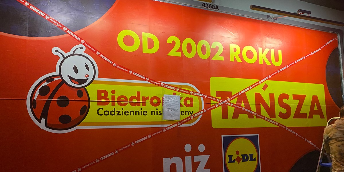 Bilbord sieci Biedronka zajęty przez komornika