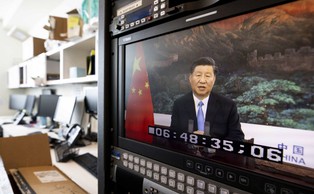 Nowy premier Japonii Yoshihide Suga i przywódca Chin Xi Jinping zadeklarowali wolę współpracy