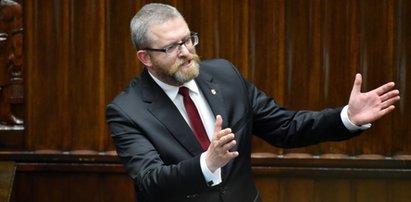 Spięcie Brauna z marszałek Witek w Sejmie. Skandaliczne słowa posła. Inni parlamentarzyści nie wytrzymali