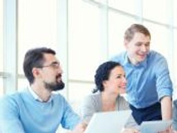 Wysokie zarobki i stabilna pozycja na rynku pracy: Programistą może zostać każdy