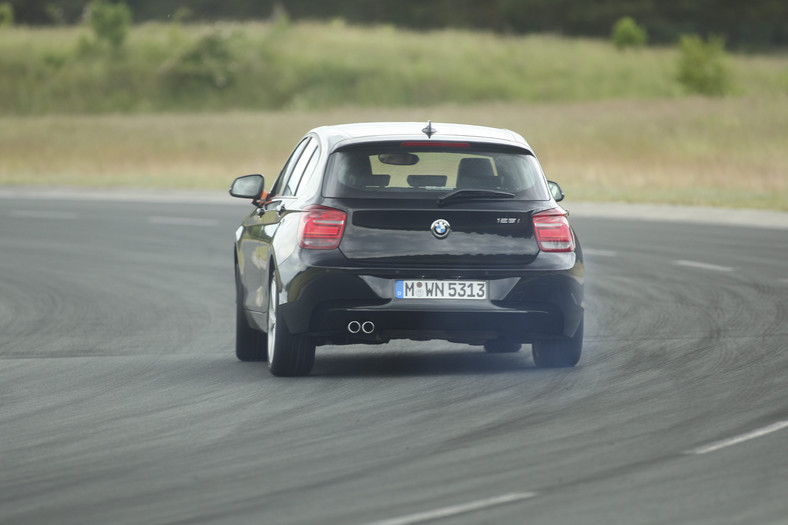 Porównanie: BMW 125i, Ford Focus ST, Mercedes A 250 Sport i VW Golf GTI