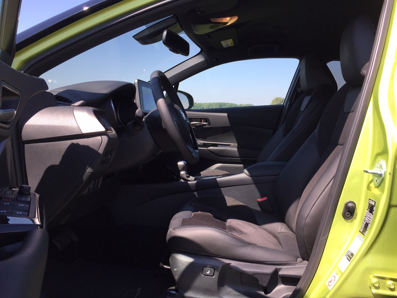 Toyota C-HR Hybrid Neon Lime