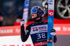 Lindvik liderem na półmetku MŚ w lotach. Wolny najlepszy z Polaków