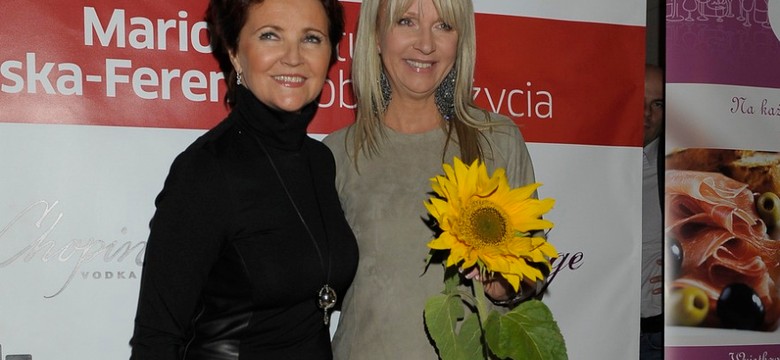 Za dużo czerni! Jolanta Kwaśniewska w przytłaczającej stylizacji