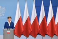 Beata Szydło konferencja prasowa flaga flagi polska ue unia europejska