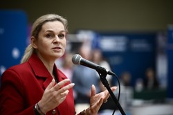 Ten dodatek podwyższy nauczycielskie pensje? Związkowcy mają plan na negocjacje płacowe z MEN