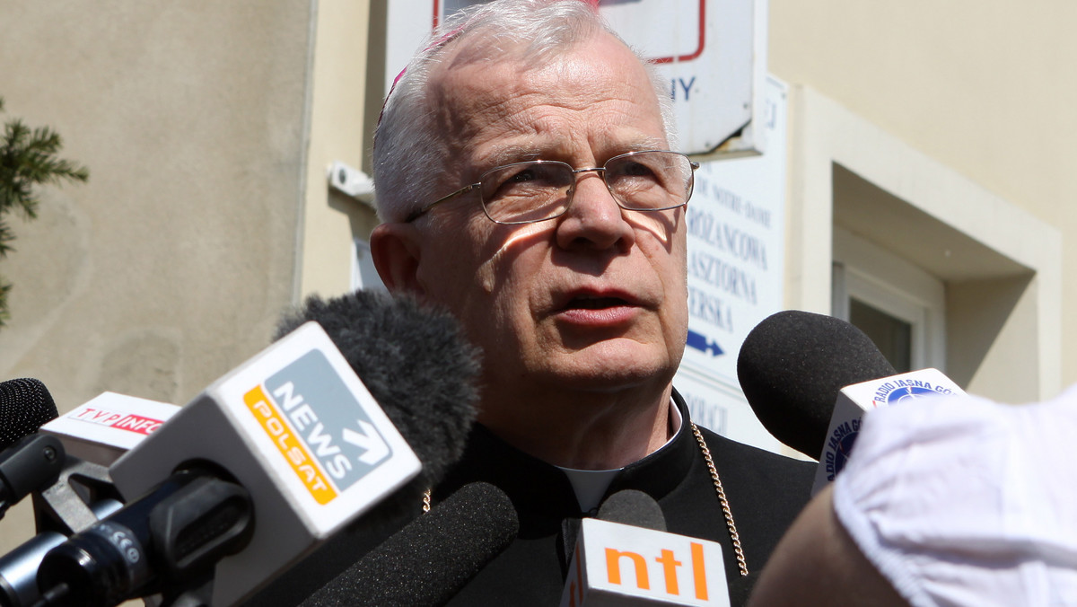 Przewodniczący Konferencji Episkopatu Polski arcybiskup Józef Michalik oświadczył w środę w Rzymie, że nie popiera apeli o bojkot ukraińskiej części Euro 2012. O bojkot apelują niektórzy europejscy politycy w związku z sytuacją byłej premier Julii Tymoszenko.