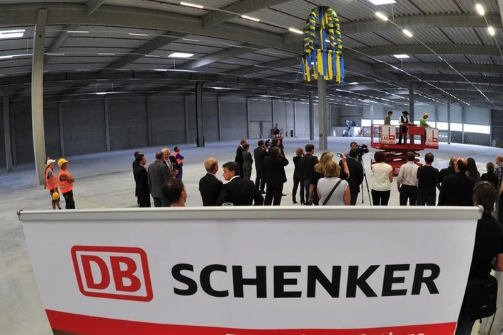 Topping-out ceremony at new location of Schenker