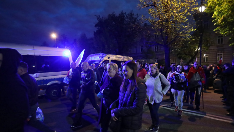Warszawa. Policjanci zatrzymali wszystkich protestujących przed KPRM