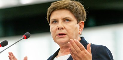 Beata Szydło uderza w europosłów opozycji. Mówi o "wściekłym ataku" i zachowaniu Sikorskiego