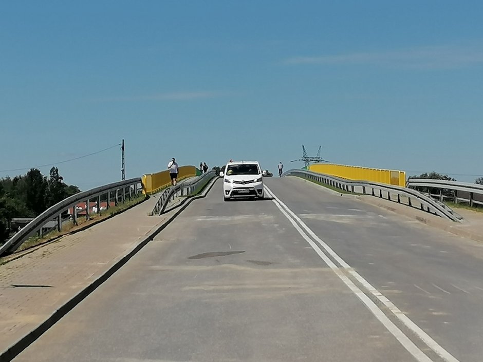 Otwarty wiadukt w Piotrkowie Trybunalskim nad autostradą A1, ważny dla mieszkańców Grabicy (1).