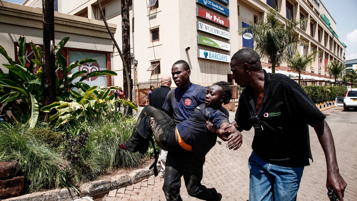 Prezydent Kenii Uhuru Kenyatta oświadczył, że są duże szanse "zneutralizowania" terrorystów, którzy w sobotę napadli na centrum handlowe w Nairobi, zabijając kilkudziesięciu ludzi i biorąc zakładników.