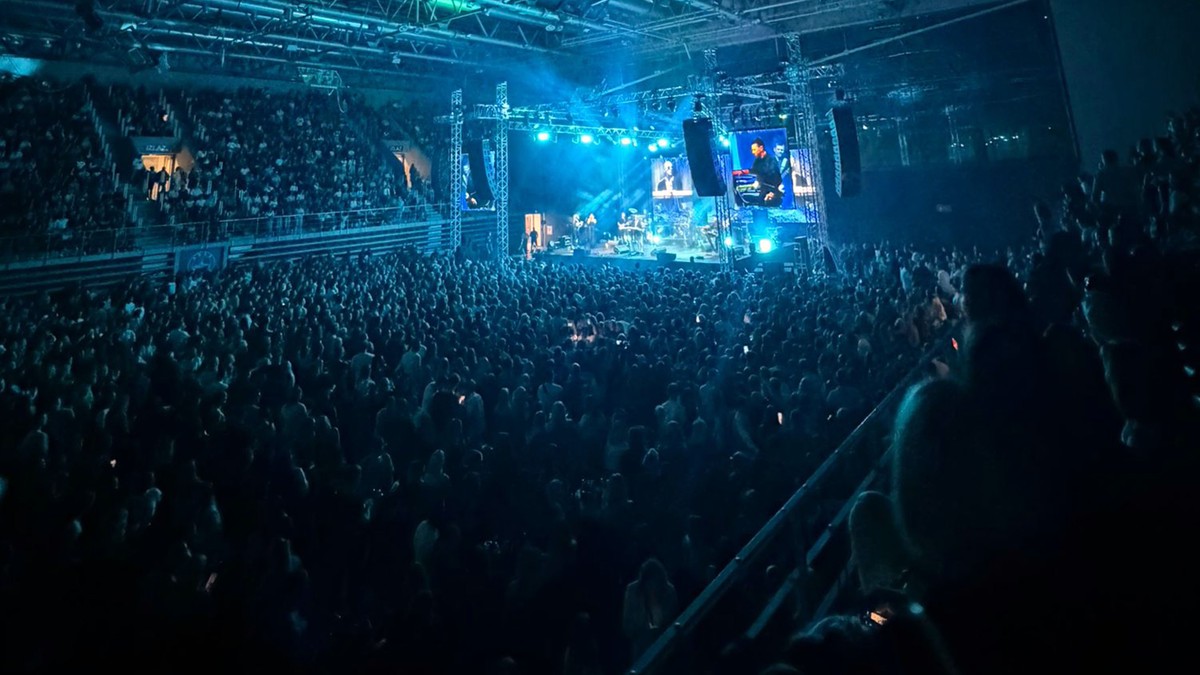 EMOTIVNA SCENA NA KONCERTU SAŠE MATIĆA U OSIJEKU Obratio se publici: 
