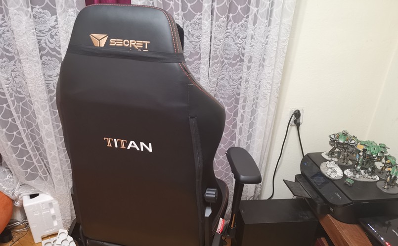 SecretLab Titan