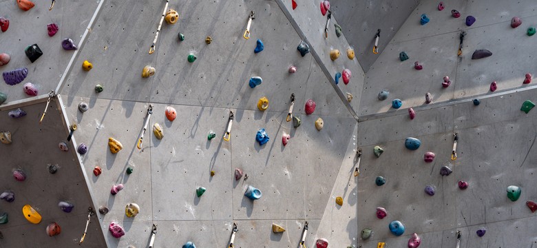 Wypadek na ściance wspinaczkowej. 12-latka walczy o życie