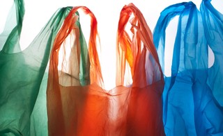 UOKiK: Plastikowe reklamówki nie mogą być darmowe