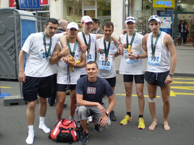 Sa kolegama na Beogradskom maratonu: Milan Petrović (treći sleva)
