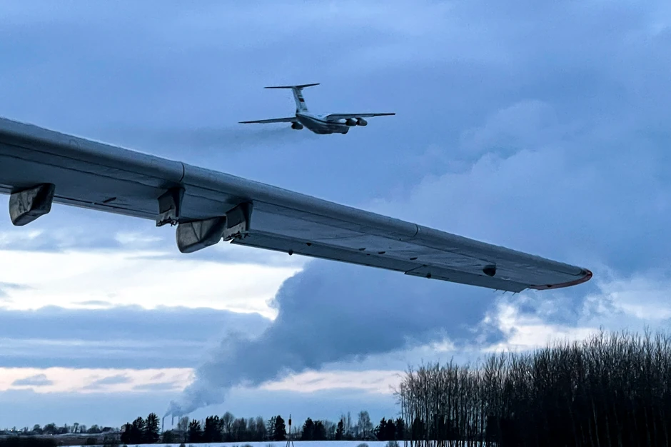 Ruski vojni avion sa beloruskim mirotvorcima