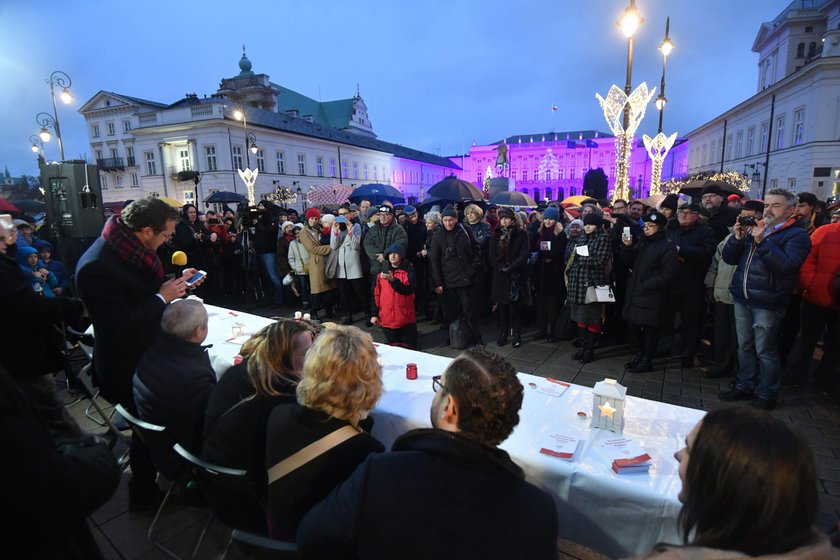 Kolejny protest pod Pałacem Prezydenckim