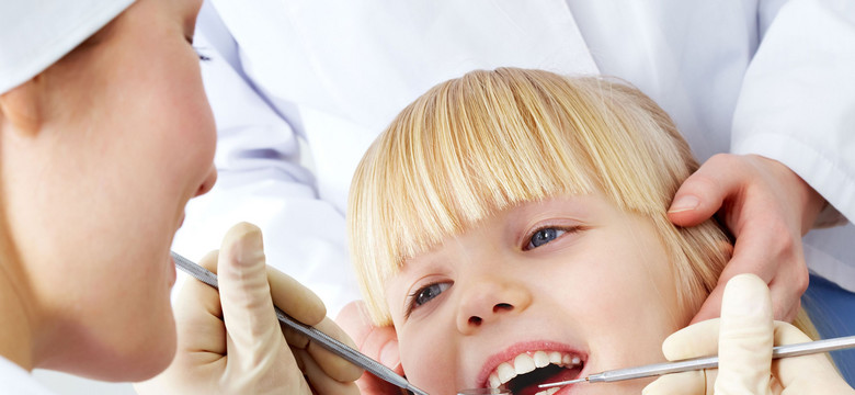 NFZ planuje ratować zęby dzieci. Zmiany zasad finansowania opieki stomatologicznej