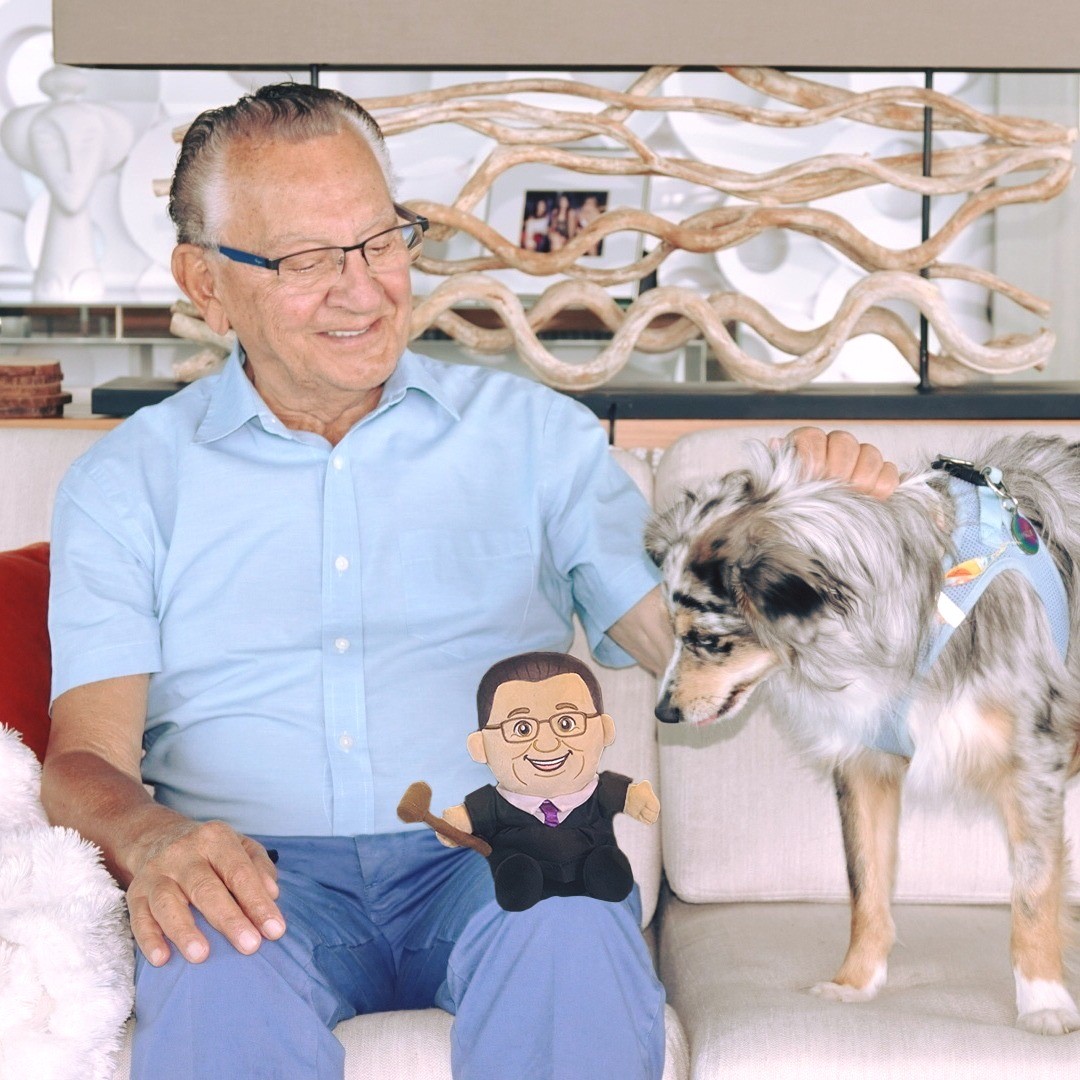Televízny sudca Frank Caprio. 