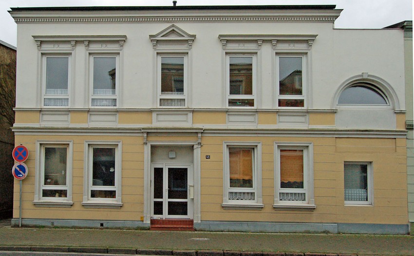 U ovoj zgradi se nalazio kafe "Blaue štube"