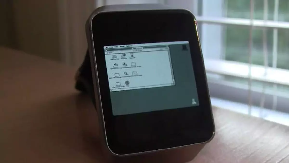 System z Macintosh II uruchomiony na zegarku z Android Wear (wideo)