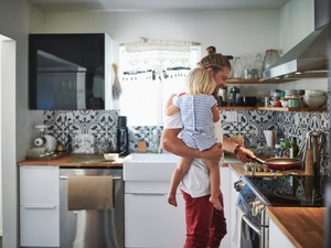 Vége az intimitásnak, ha gyereketek lesz? Apák napi felmérés