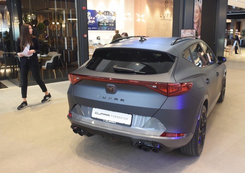 Priliku ćete imati sve do 30. septembra ako posetite “Galeriju automobila” u najvećem tržnom centru u regionu