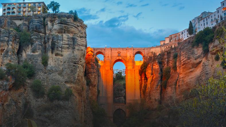 Puente Nuevo, Ronda, Hiszpania - skalne miasto, most, zwiedzanie ...