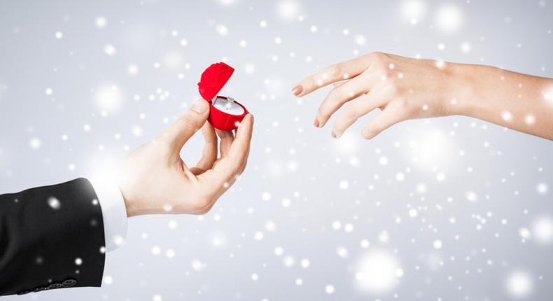 Man mistakenly proposes to lover he intended to break up with