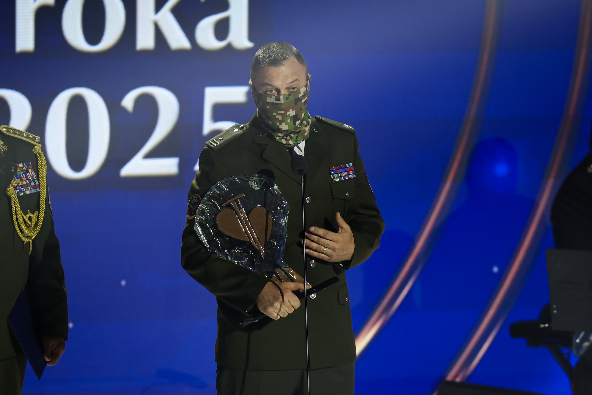 Vojenský čin roka 2025 odhalil dychberúce príbehy plné odvahy a obetavosti.