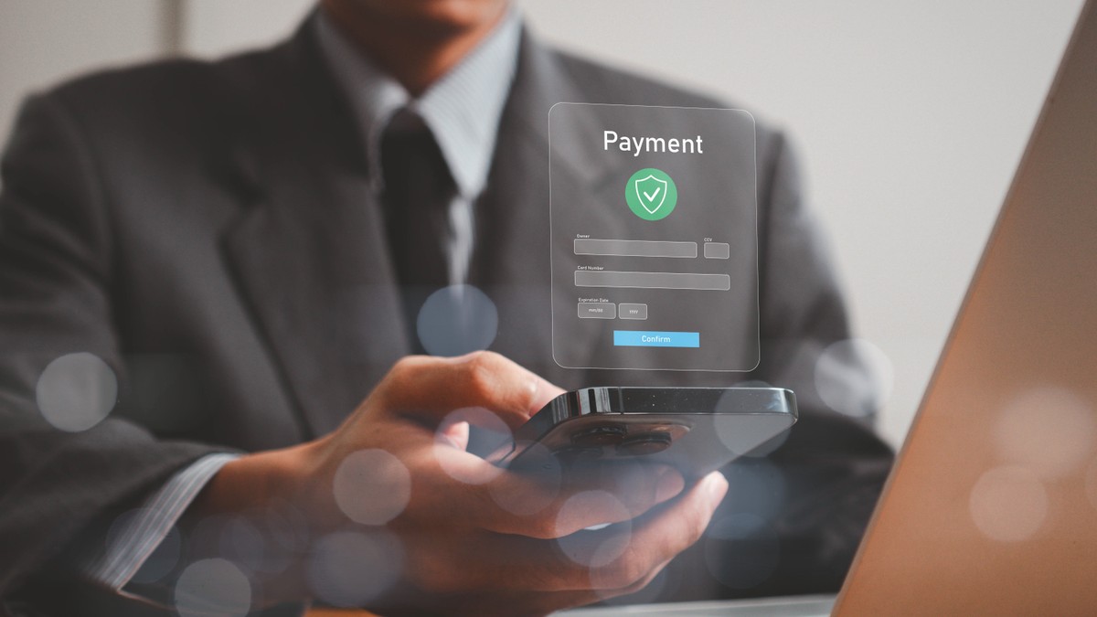 Financial,Technology,Or,Fintech,Concept.,Business,Man,Using,Smartphone,Transfer